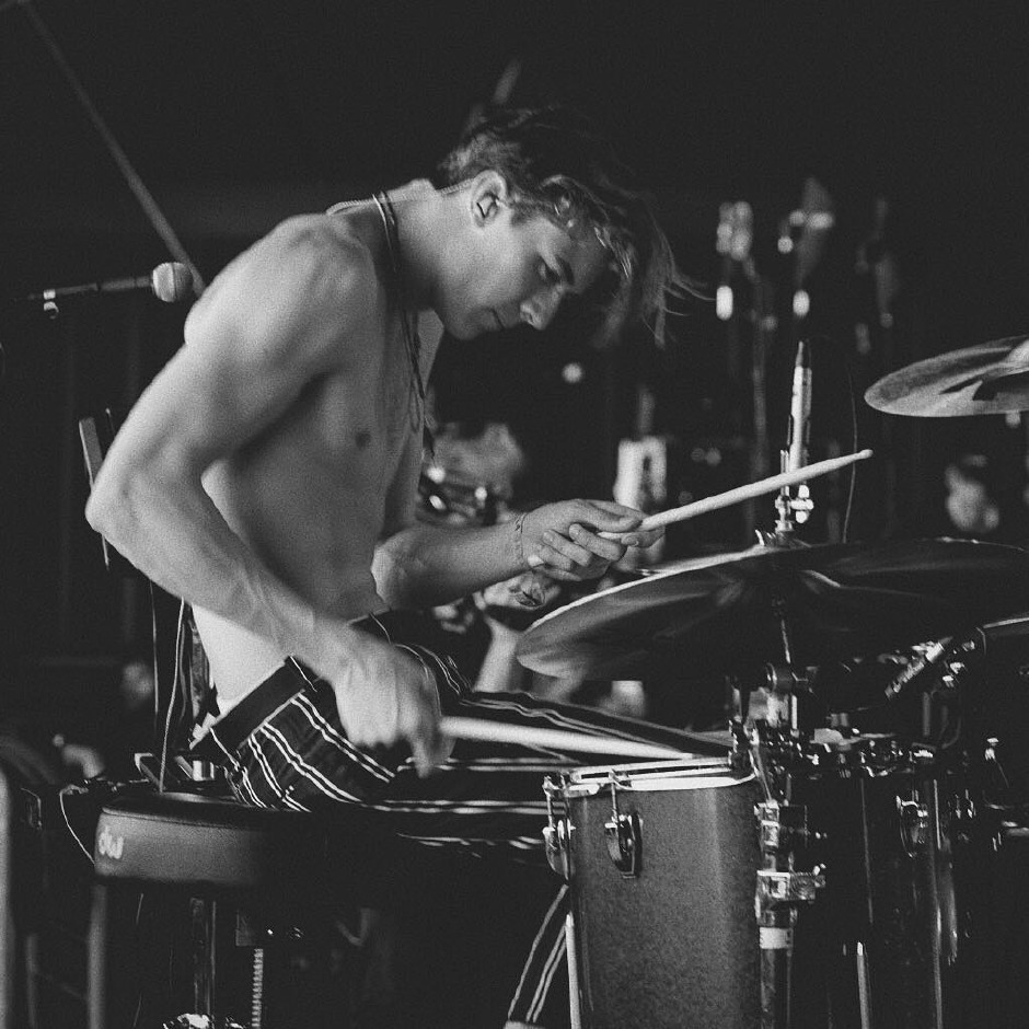 Daha Hızlı Sakal Uzatmak için 7 İpucu Daha Hızlı Sakal Uzatmak için 7 İpucu