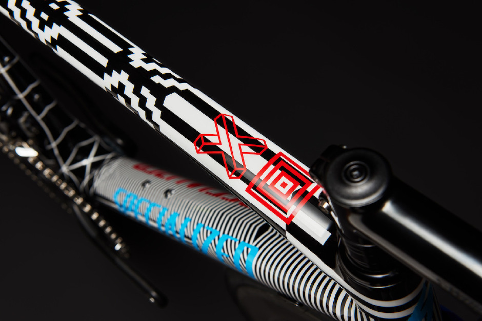 Felipe Pantone ve Romance’in Grafik Tasarımlı Bisikleti