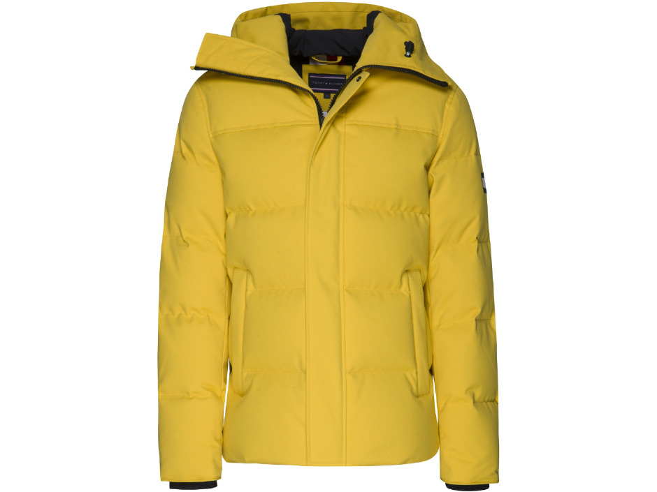 Kışın Bold Renklerini Giyme Rehberi