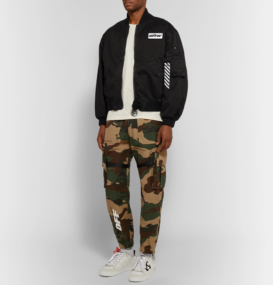 Şu Aralar Sahip Olmanız Gereken Kargo Pantolonlar