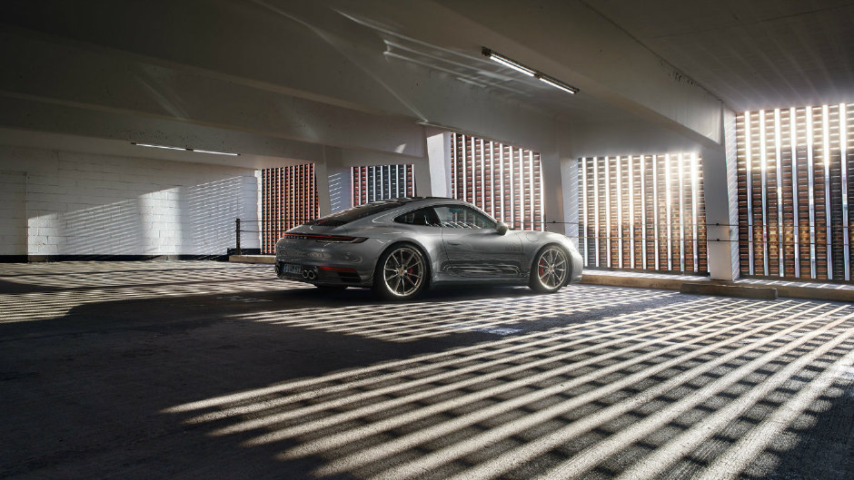 Porsche’un Yeni 911 Carrera S Modeliyle Tanışın