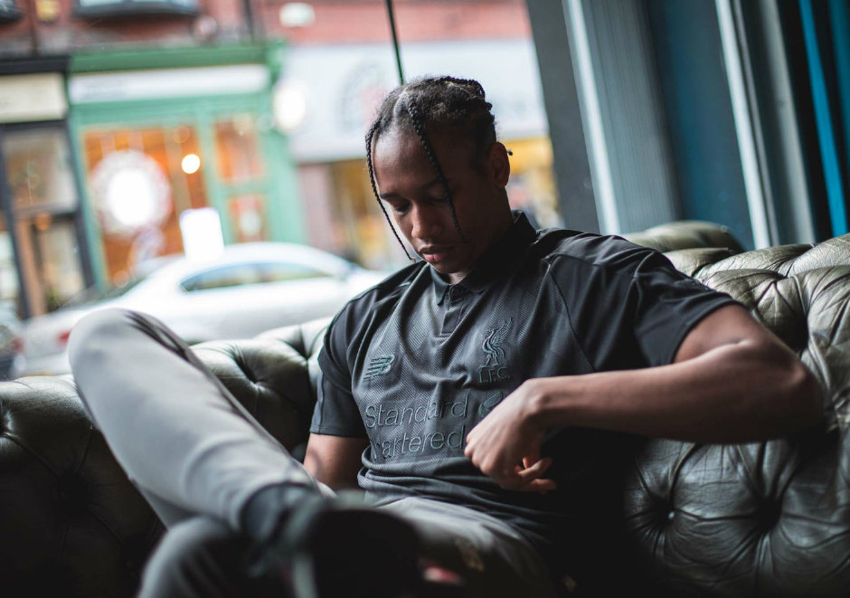 New Balance’dan Liverpool’a Özel Forma Tasarımı