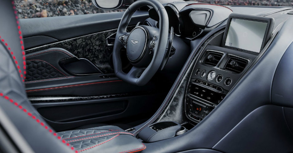 Aston Martin'in En İyi Modeliyle Tanışın: DBS Superleggera