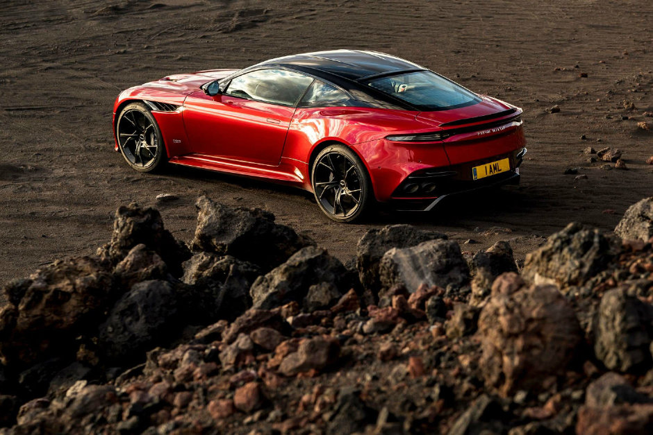 Aston Martin'in En İyi Modeliyle Tanışın: DBS Superleggera