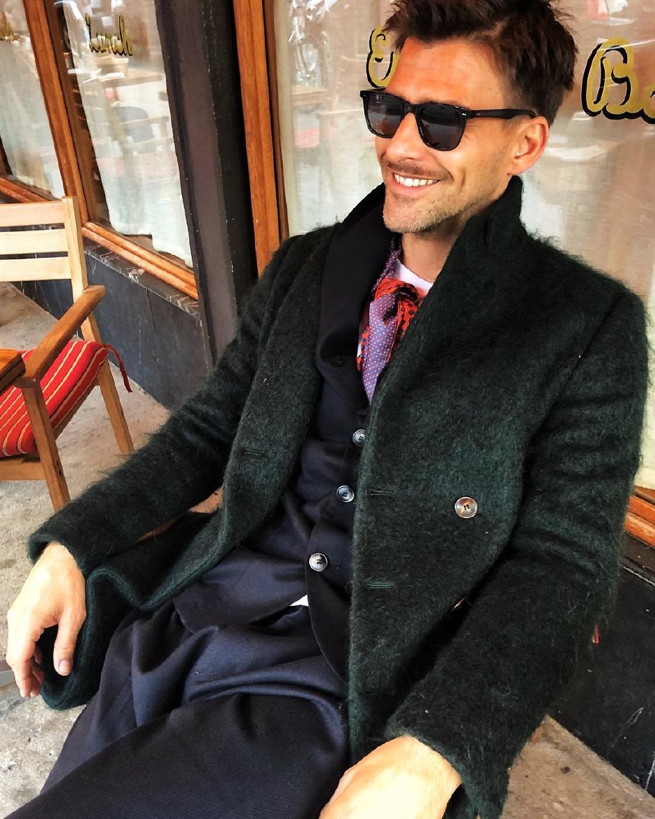 Johannes Huebl ve İkonik Stili