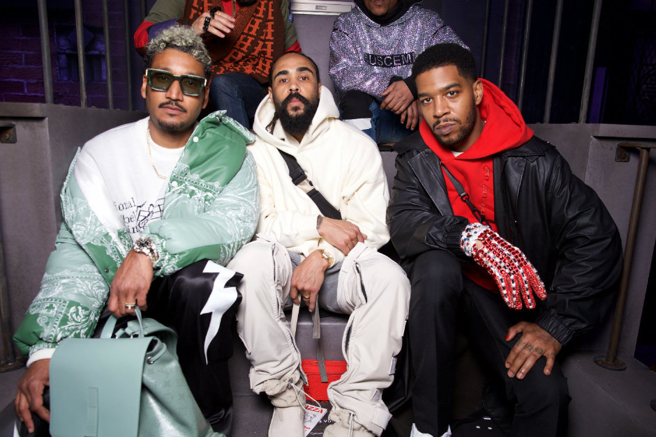 Louis Vuitton'un Yeni Erkek Koleksiyonunun Tanıtımından Görüntüler Louis Vuitton'un Yeni Erkek Koleksiyonunun Tanıtımından Görüntüler