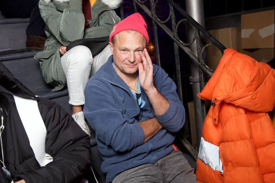 Louis Vuitton'un Yeni Erkek Koleksiyonunun Tanıtımından Görüntüler Louis Vuitton'un Yeni Erkek Koleksiyonunun Tanıtımından Görüntüler