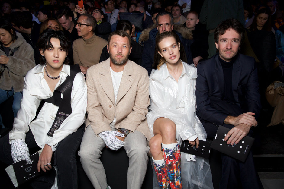 Louis Vuitton'un Yeni Erkek Koleksiyonunun Tanıtımından Görüntüler Louis Vuitton'un Yeni Erkek Koleksiyonunun Tanıtımından Görüntüler