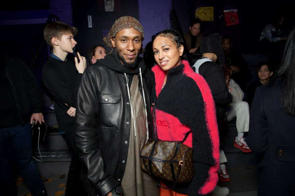 Louis Vuitton'un Yeni Erkek Koleksiyonunun Tanıtımından Görüntüler Louis Vuitton'un Yeni Erkek Koleksiyonunun Tanıtımından Görüntüler