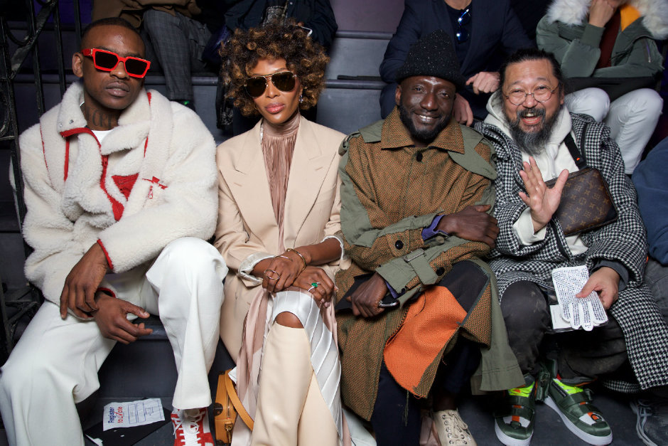 Louis Vuitton'un Yeni Erkek Koleksiyonunun Tanıtımından Görüntüler Louis Vuitton'un Yeni Erkek Koleksiyonunun Tanıtımından Görüntüler