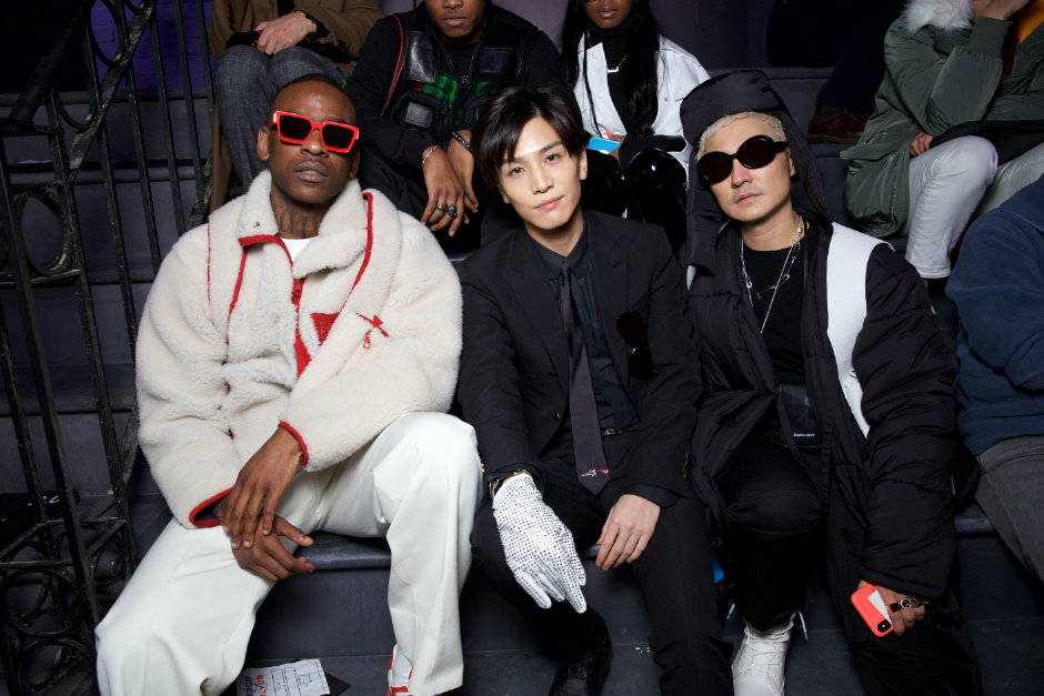 Louis Vuitton'un Yeni Erkek Koleksiyonunun Tanıtımından Görüntüler Louis Vuitton'un Yeni Erkek Koleksiyonunun Tanıtımından Görüntüler