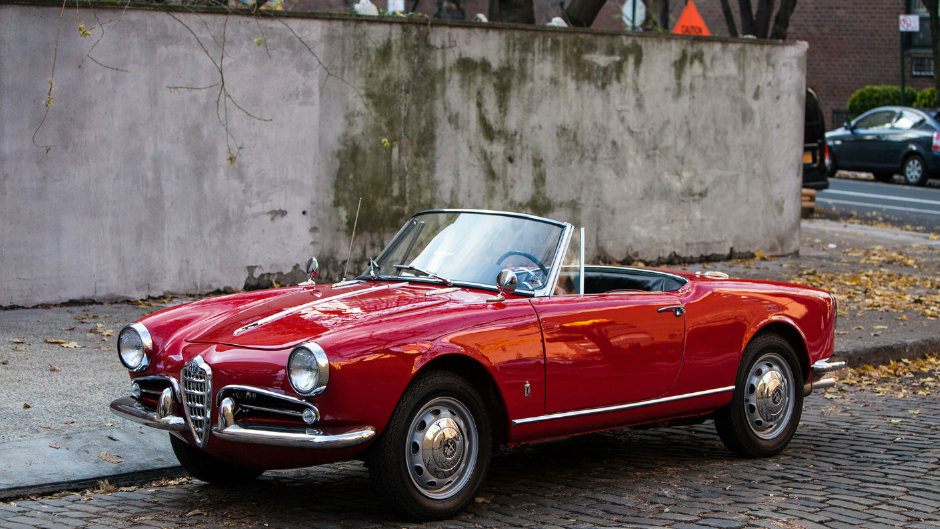 GQ X KING: En İkonik Kırmızı Arabalar