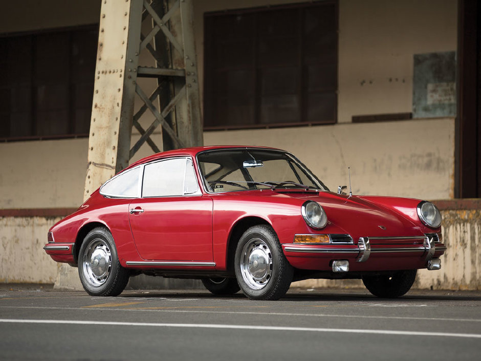 GQ X KING: En İkonik Kırmızı Arabalar