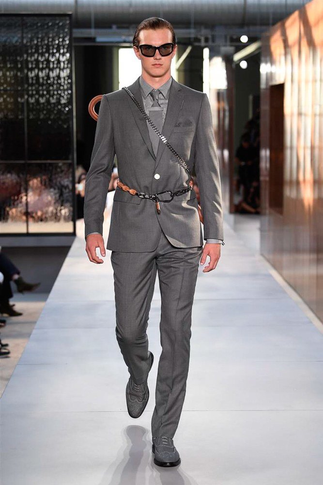 Modern Yansıma: Daniel Craig'in Dior Stili