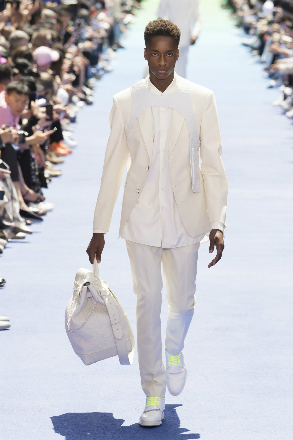 Modern Yansıma: Daniel Craig'in Dior Stili