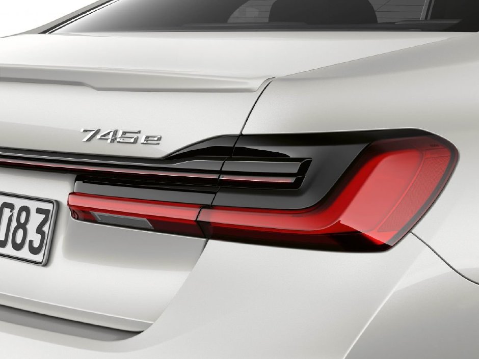 BMW’nin Yeni Hibrit Modeli: 745E