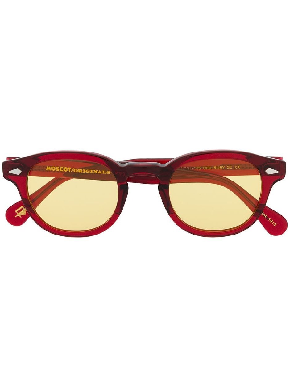 Sezonun En Yeni Kırmızı Güneş Gözlükleri