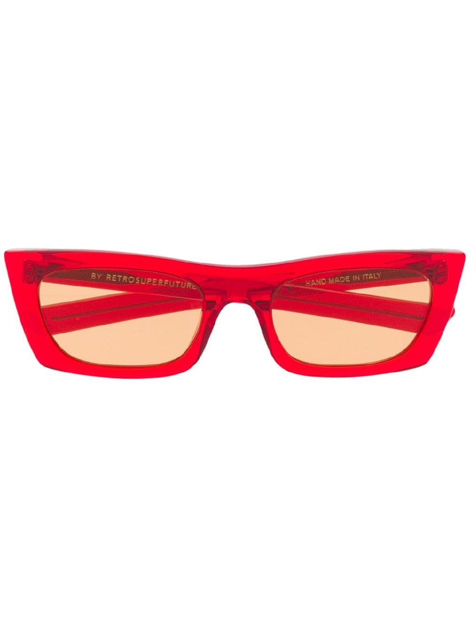 Sezonun En Yeni Kırmızı Güneş Gözlükleri