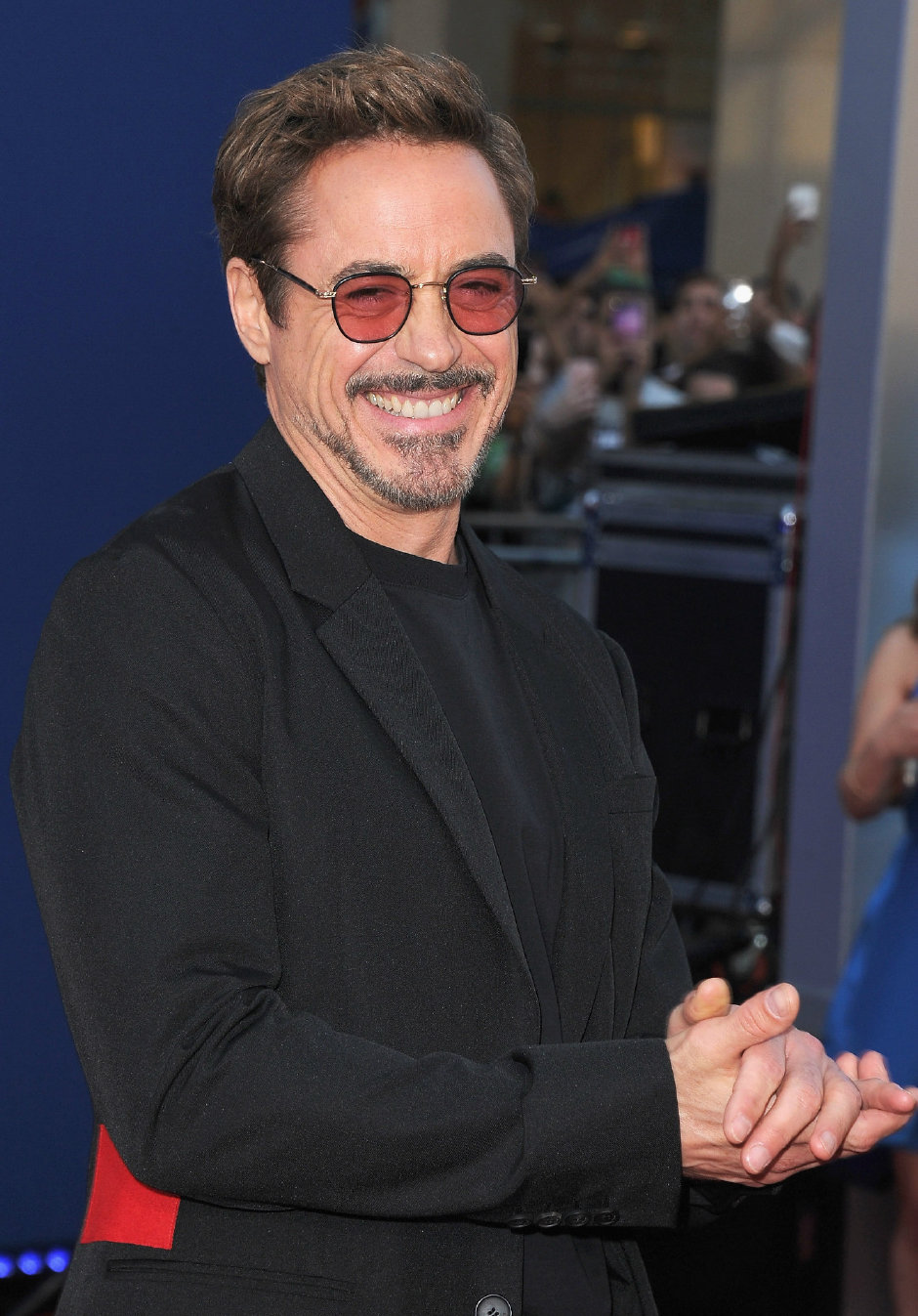 Sezonun En Yeni Kırmızı Güneş Gözlükleri