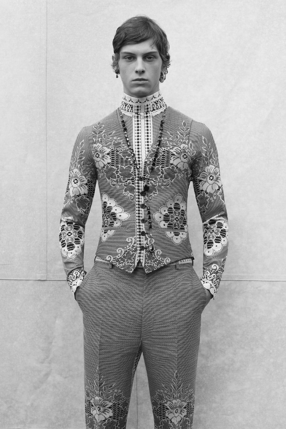 Alexander McQueen’in Sonbahar/Kış 2019 Koleksiyonuna İlk Bakış