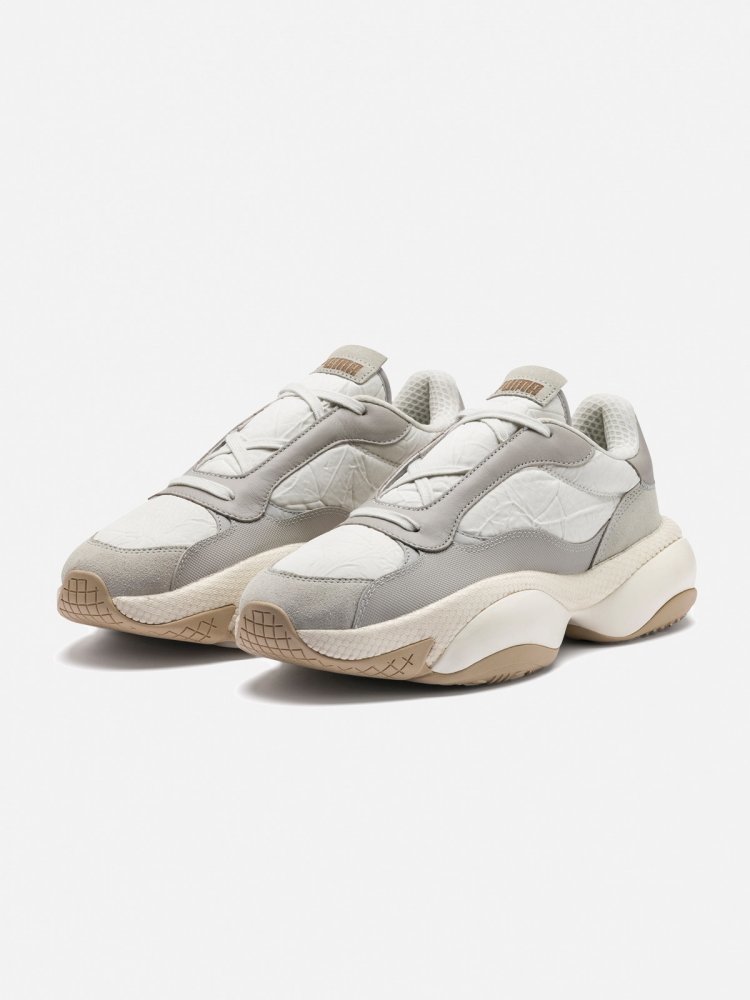 Bu Yazın En İyi 8 Sneaker'ı