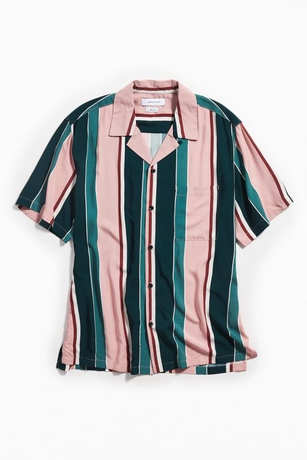 Sıcak Yaz Günlerinizi Renklendirecek En İyi Gömlekler Sıcak Yaz Günlerinizi Renklendirecek En İyi Gömlekler