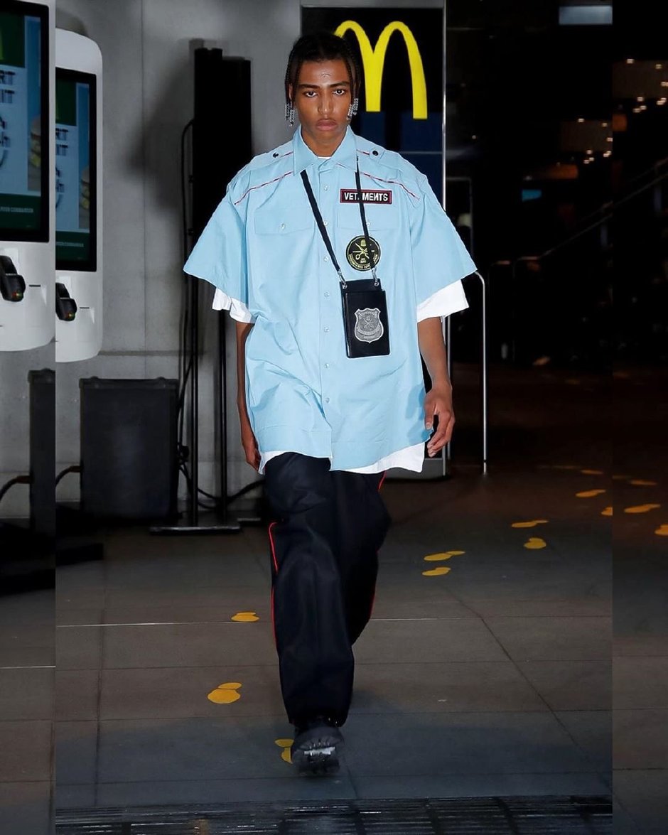 5 Maddede Vetements'un 2020 İlkbahar/Yaz Defilesi