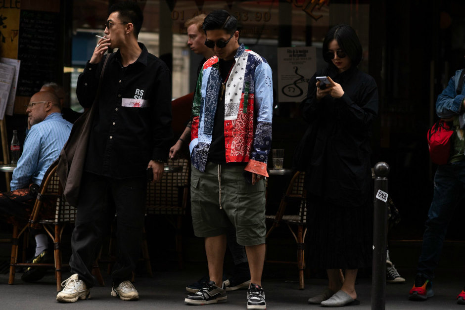 Sezonun Yeni Trendi: Baskılı Gömlekler