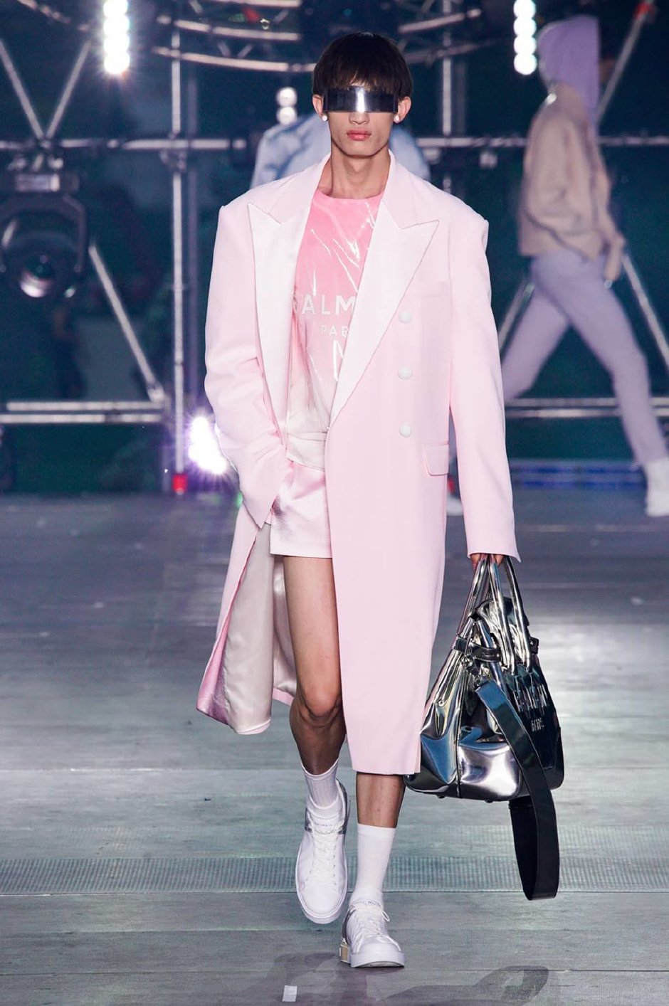 2020 İlkbahar/Yaz Sezonun Öne Çıkan Rengi: Pembe