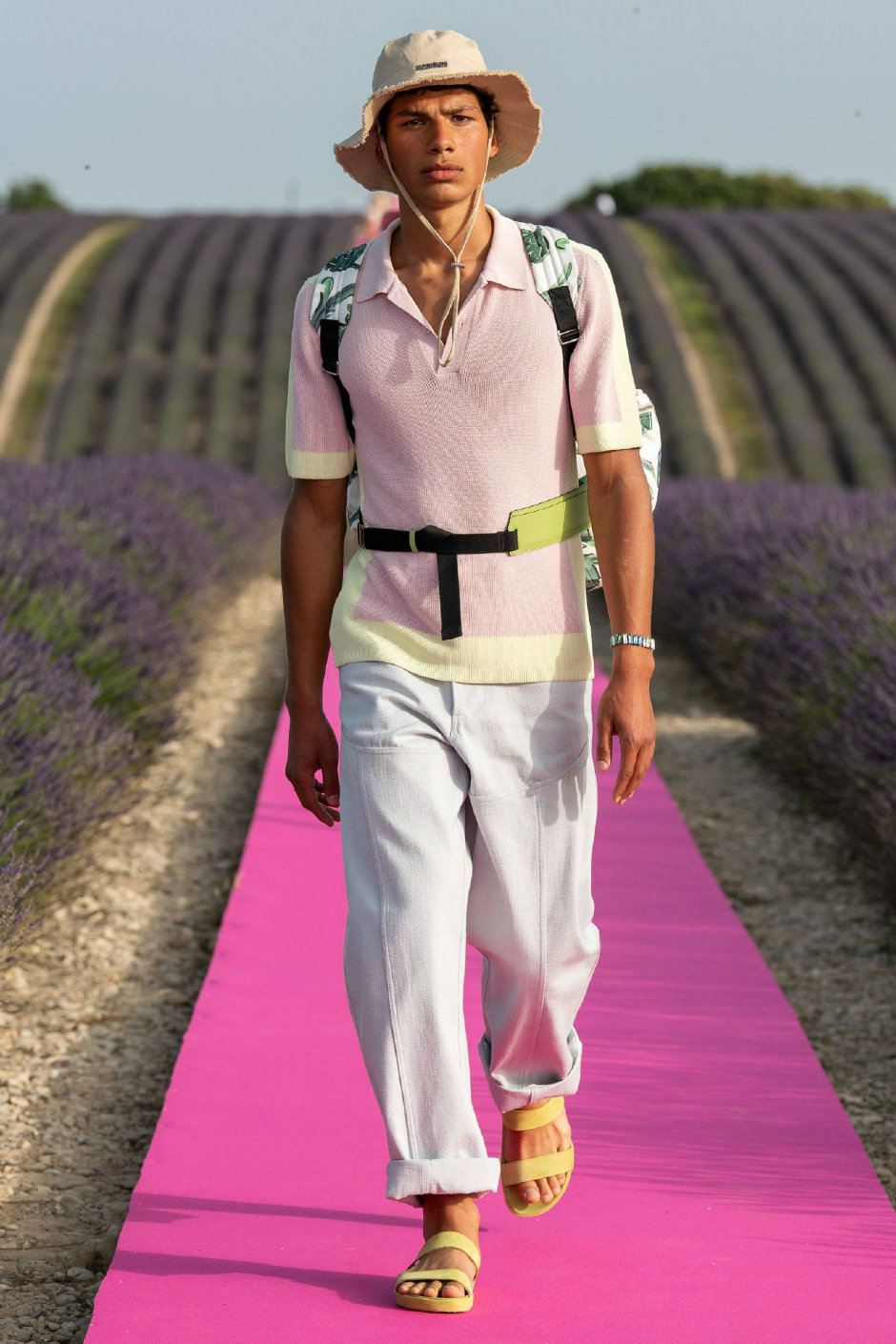 2020 İlkbahar/Yaz Sezonun Öne Çıkan Rengi: Pembe