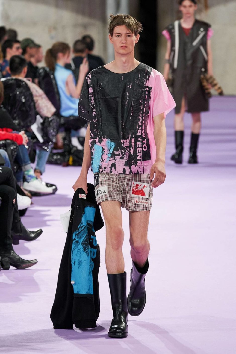 2020 İlkbahar/Yaz Sezonun Öne Çıkan Rengi: Pembe