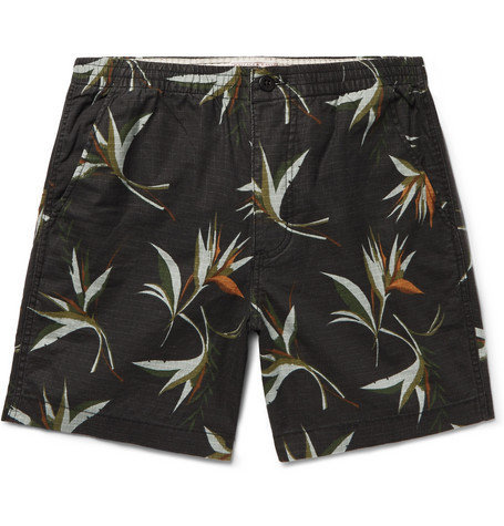 Yaz Gardrobunuza Eklemek İsteyeceğiniz En Renkli Şortlar Yaz Gardrobunuza Eklemek İsteyeceğiniz En Renkli Şortlar