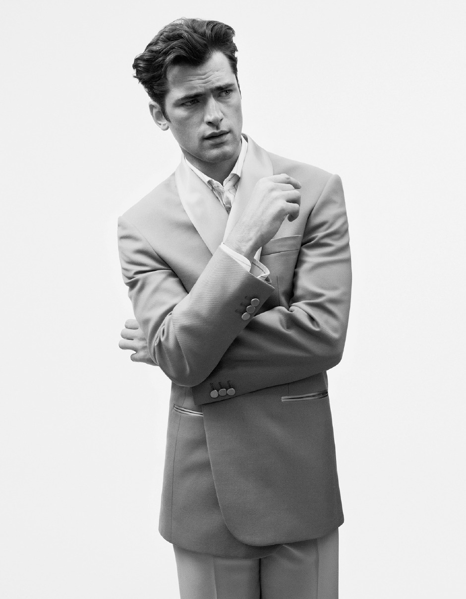 Takım Elbiseniz Sıkıcı Olmak Zorunda Değil