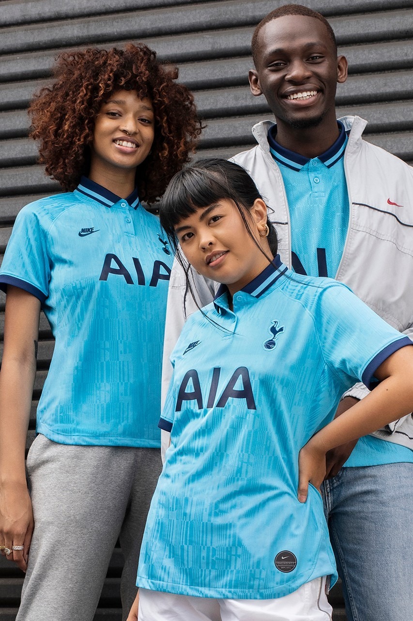 Nike'ın Modayla Buluşan Retro Formaları