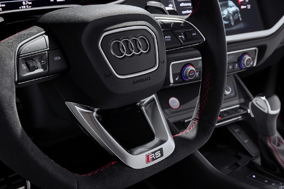 Audi’nin RS Q3 Mini-SUV ve Sportback Modellerini Keşfedin