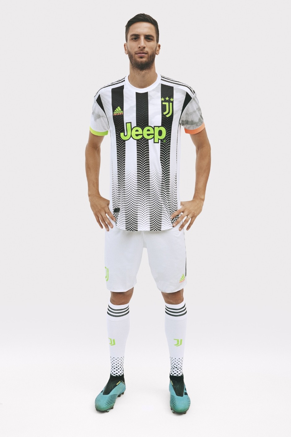 Juventus, adidas ve Palace Ortak Koleksiyonuna Göz Atın