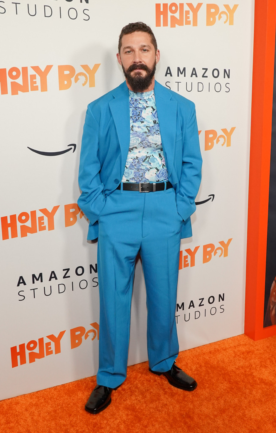 Sokaktan Kırmızı Halıya: Shia LaBeouf'un Renkli Stili