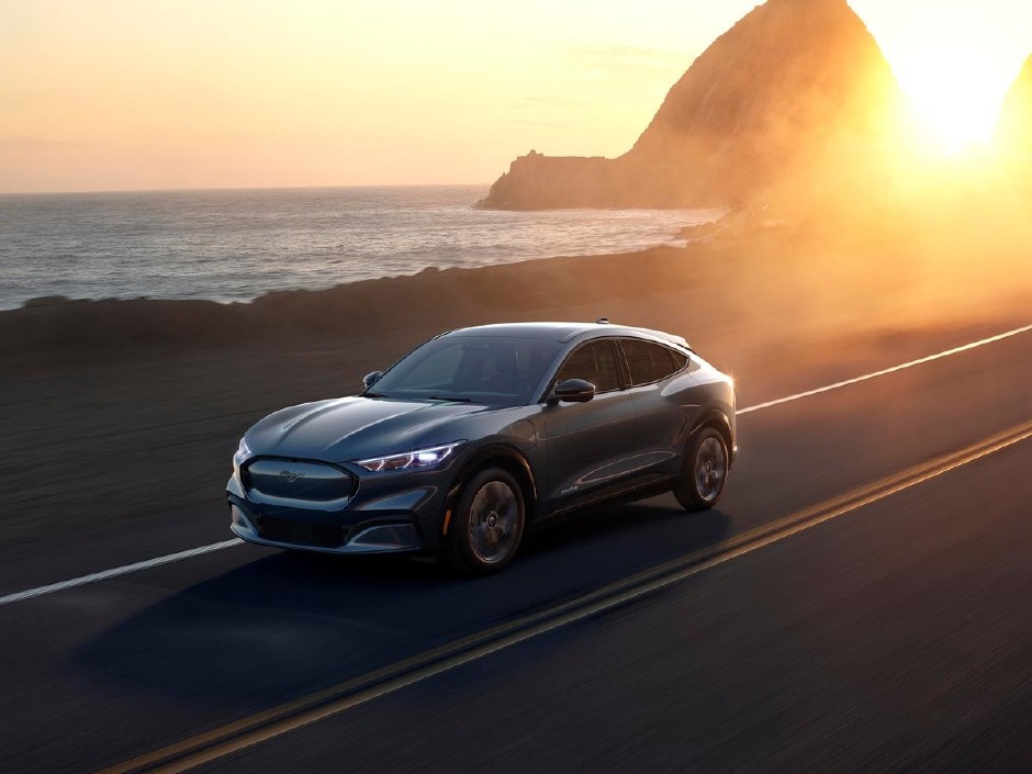 Ford’un İlk Elektrikli Mustang’i: Mach-E 2021