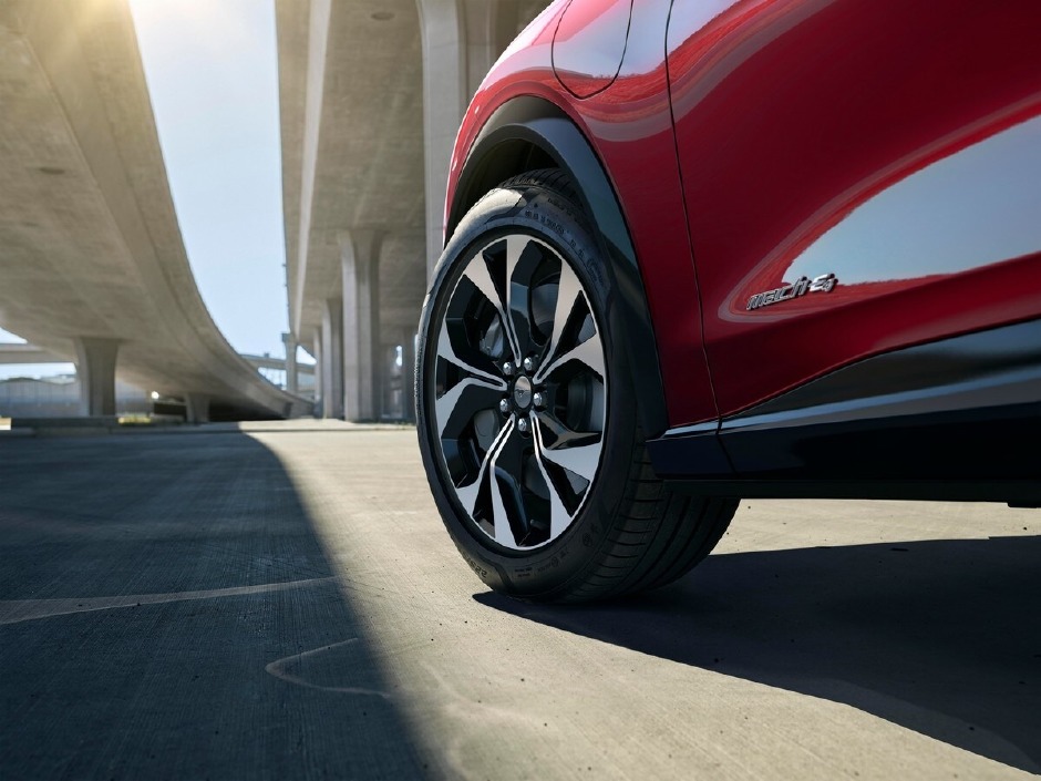 Ford’un İlk Elektrikli Mustang’i: Mach-E 2021