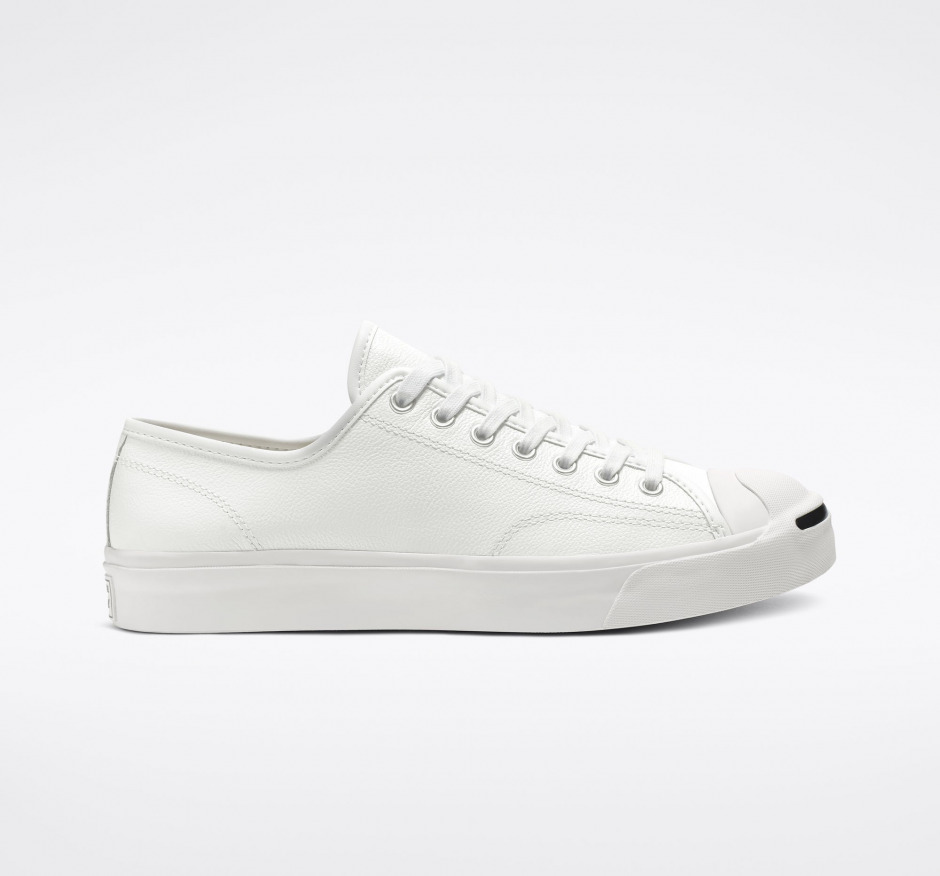 İlkbaharın En İyi Beyaz Sneaker Modellerini Keşfedin!