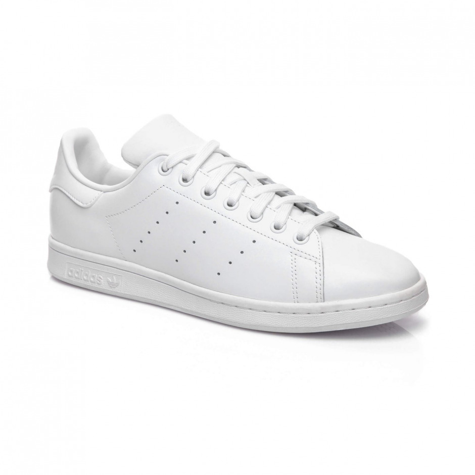 İlkbaharın En İyi Beyaz Sneaker Modellerini Keşfedin!