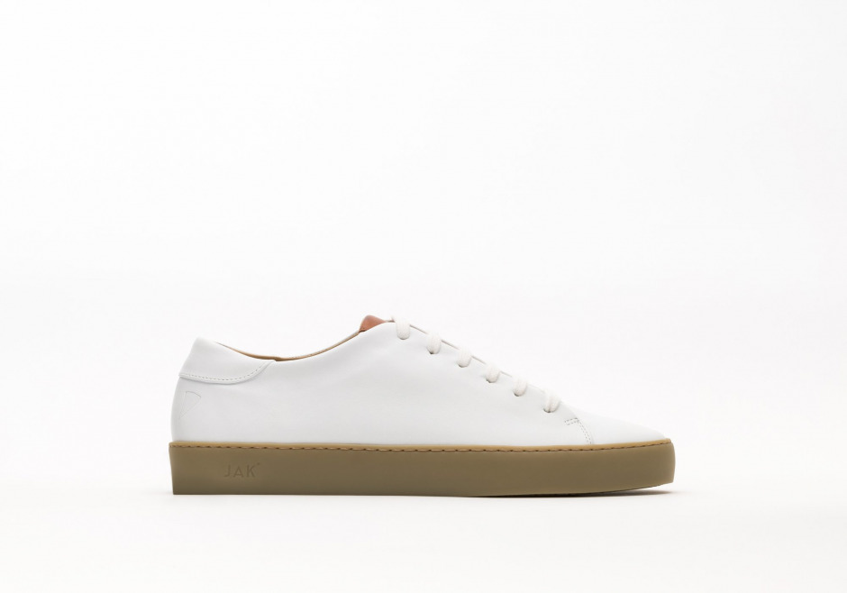 İlkbaharın En İyi Beyaz Sneaker Modellerini Keşfedin!