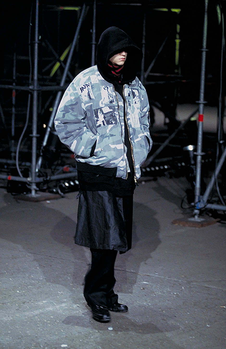 Raf Simons'un 2001 Riot! Riot! Riot! Defilesi Ne Anlatıyor?