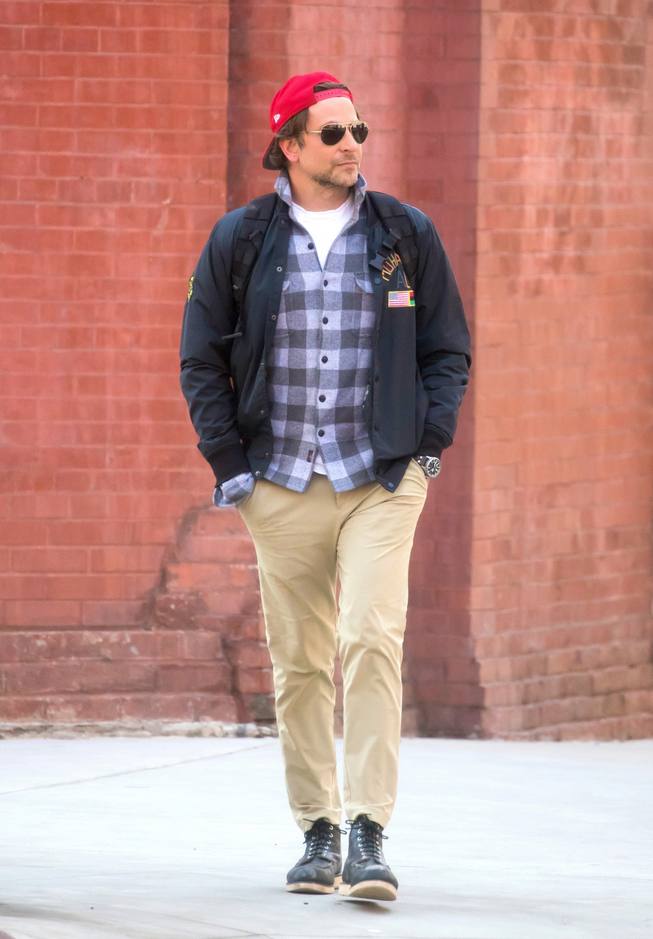 Bradley Cooper'ın Konforlu Sokak Stili Bradley Cooper'ın Konforlu Sokak Stili