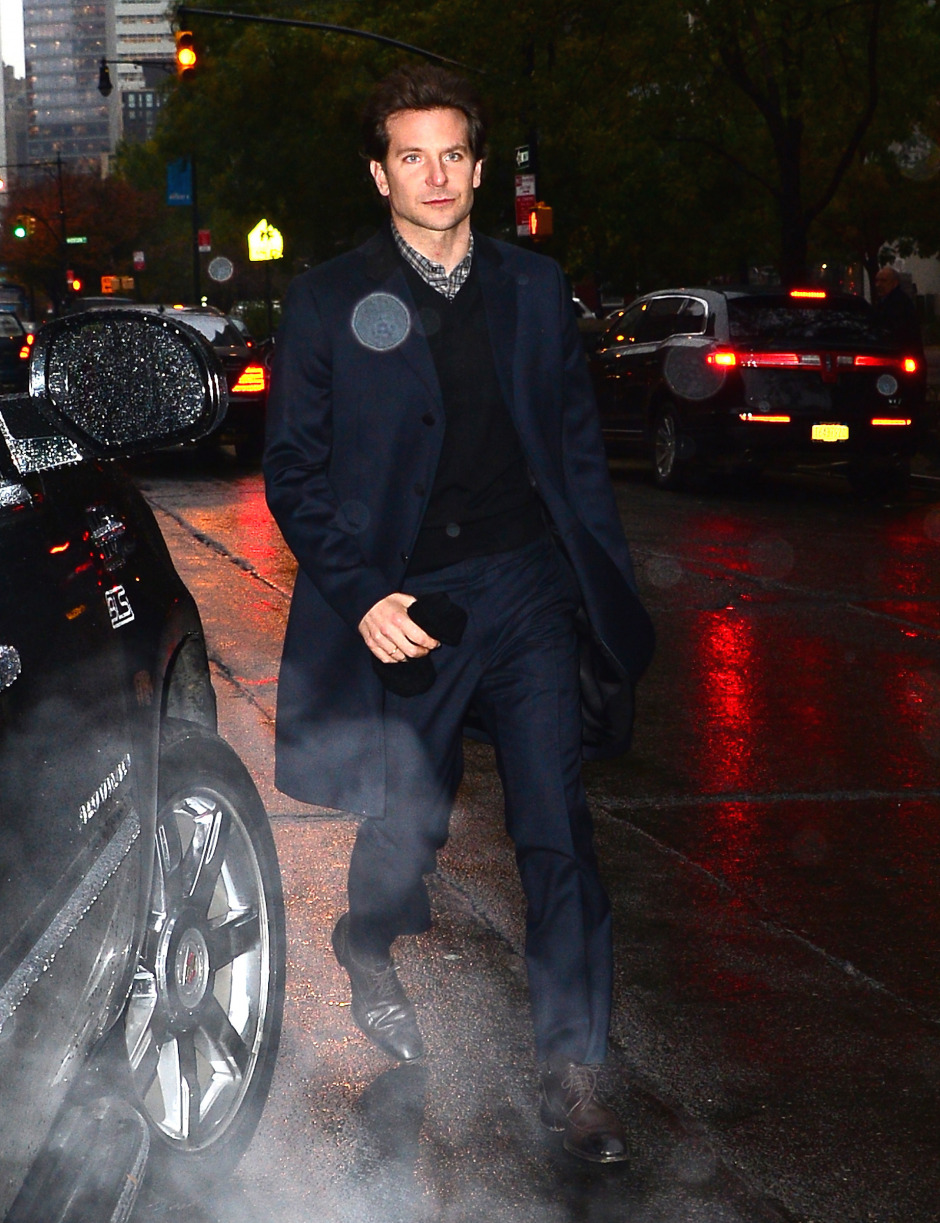 Bradley Cooper'ın Konforlu Sokak Stili Bradley Cooper'ın Konforlu Sokak Stili