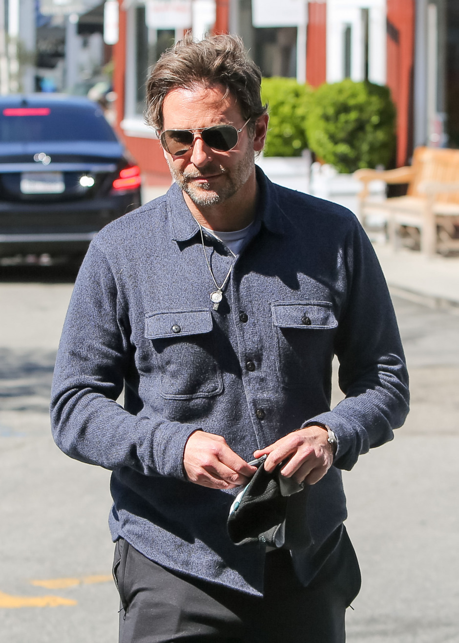 Bradley Cooper'ın Konforlu Sokak Stili Bradley Cooper'ın Konforlu Sokak Stili