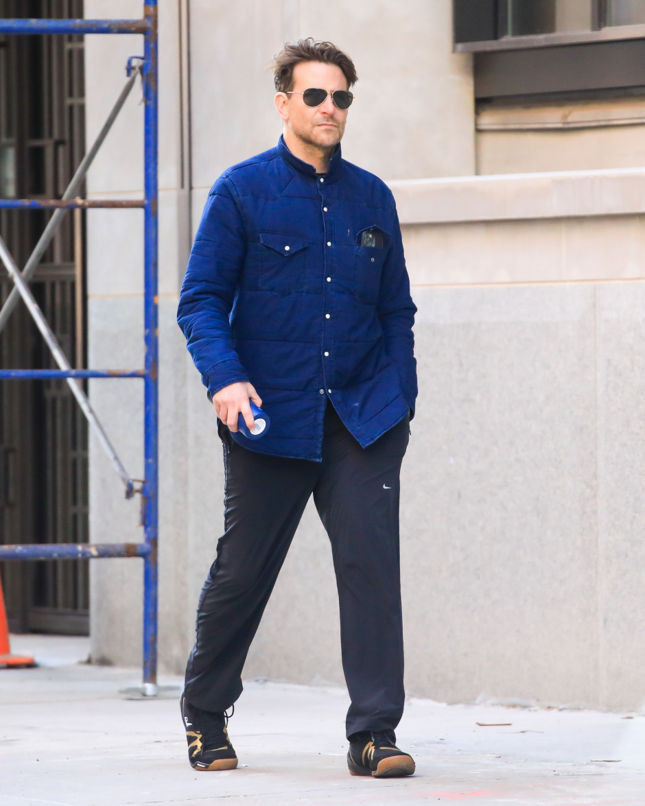 Bradley Cooper'ın Konforlu Sokak Stili Bradley Cooper'ın Konforlu Sokak Stili