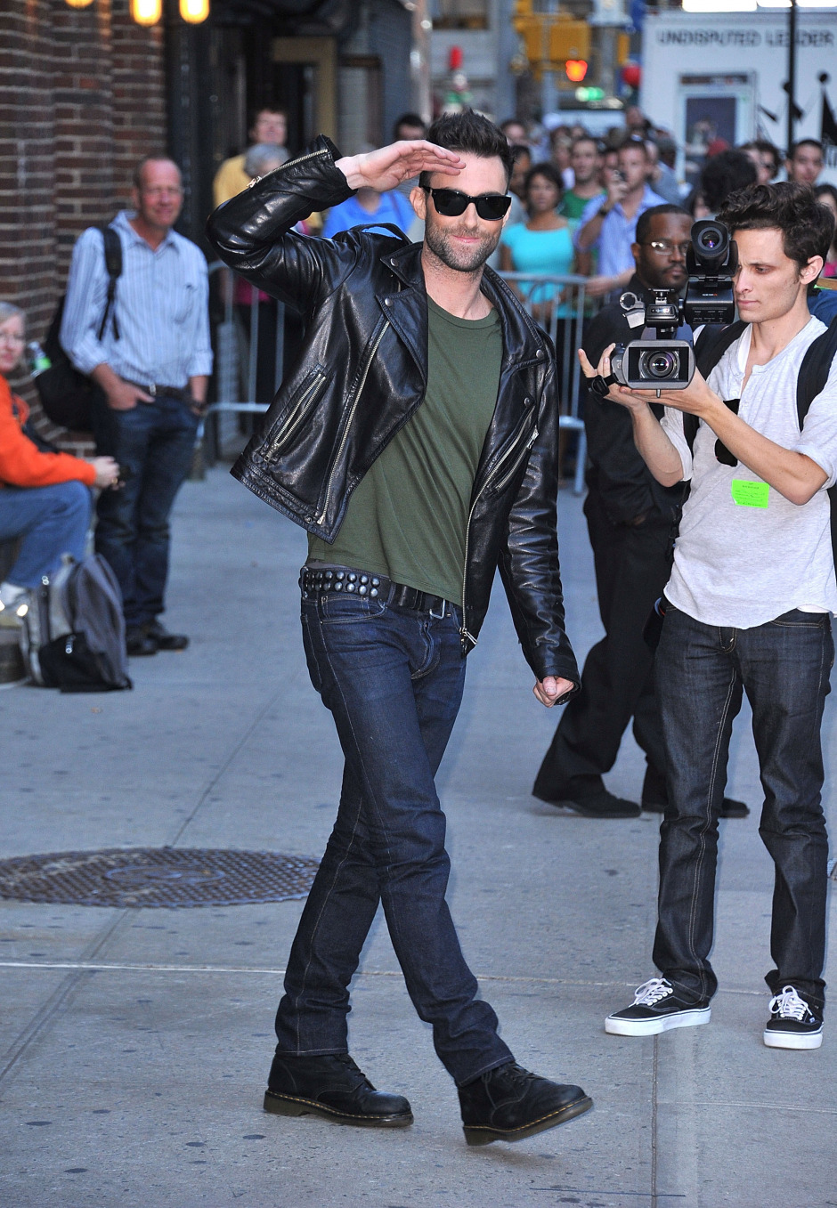 Adam Levine'in Vazgeçemediği Deri Ceketleri