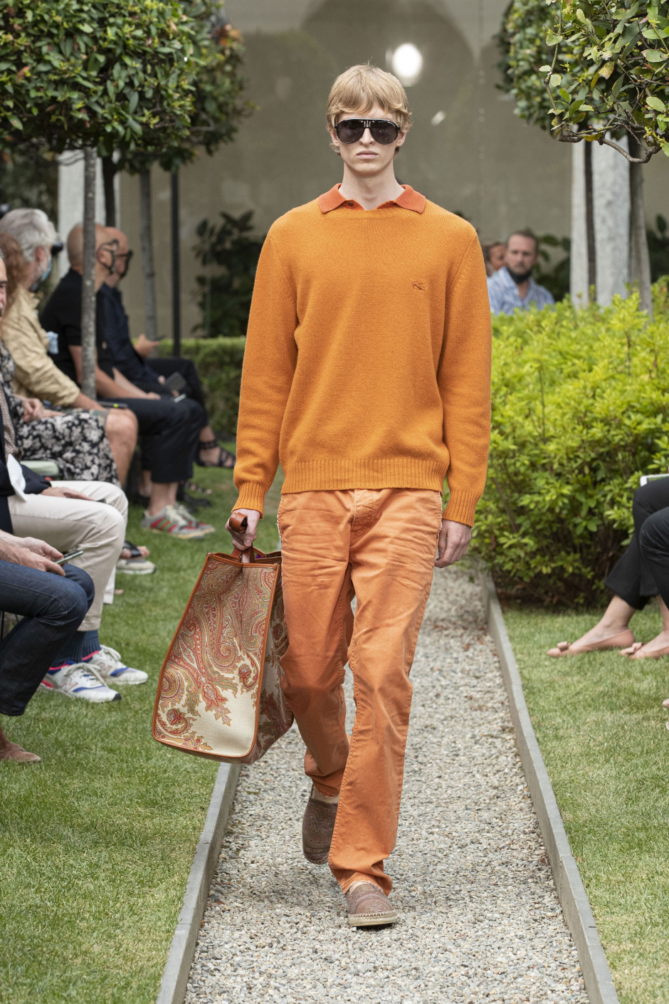 Etro: İflah Olmaz İyimser & Gelenekçi