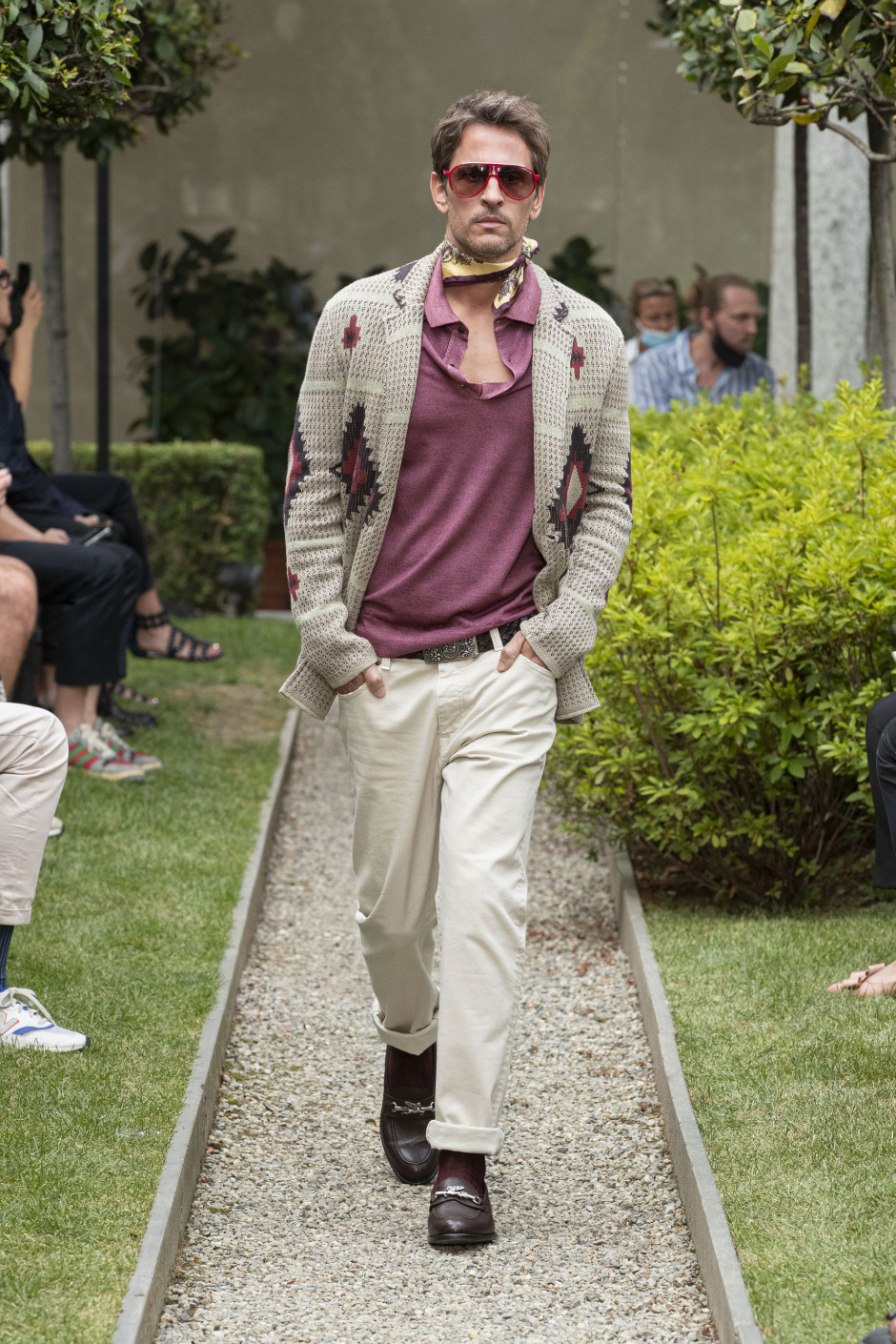 Etro: İflah Olmaz İyimser & Gelenekçi